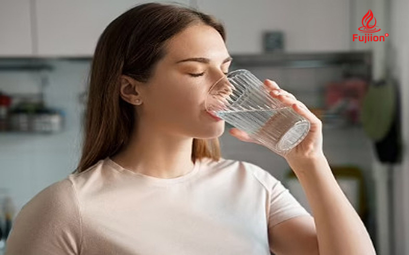 Uống nước ion kiềm hàng ngày mang đến nhiều lợi ích tuyệt vời cho sức khỏe 